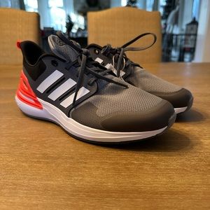 Boys Adidas Rapidasport Bounce Sneaker size 6.5